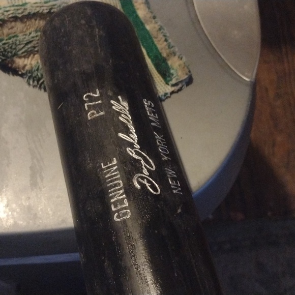 Assorted Baseball Bats - Picture 3 of 8